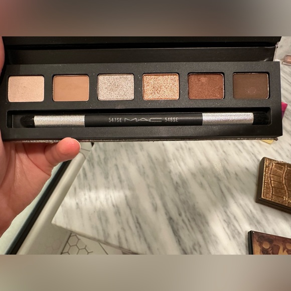 MAC Eyeshadow Palette - Picture 2 of 3